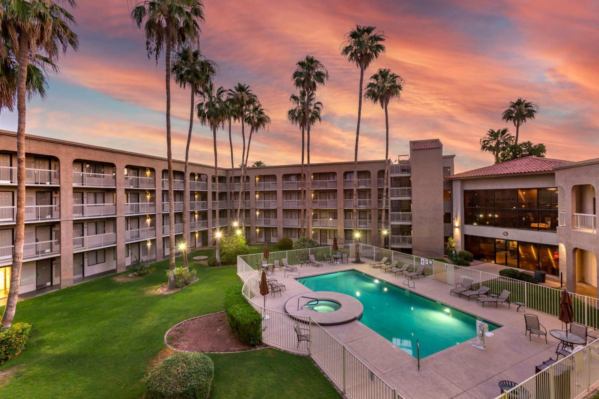 Best Western Plus Scottsdale Thunderbird Suites Zewnętrze zdjęcie